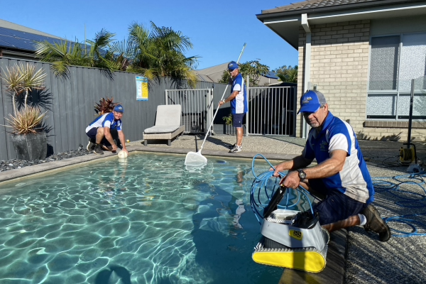 Is Your Pool Turning Green? Here’s What You Need to Know Before Hiring a Pool Cleaning Service